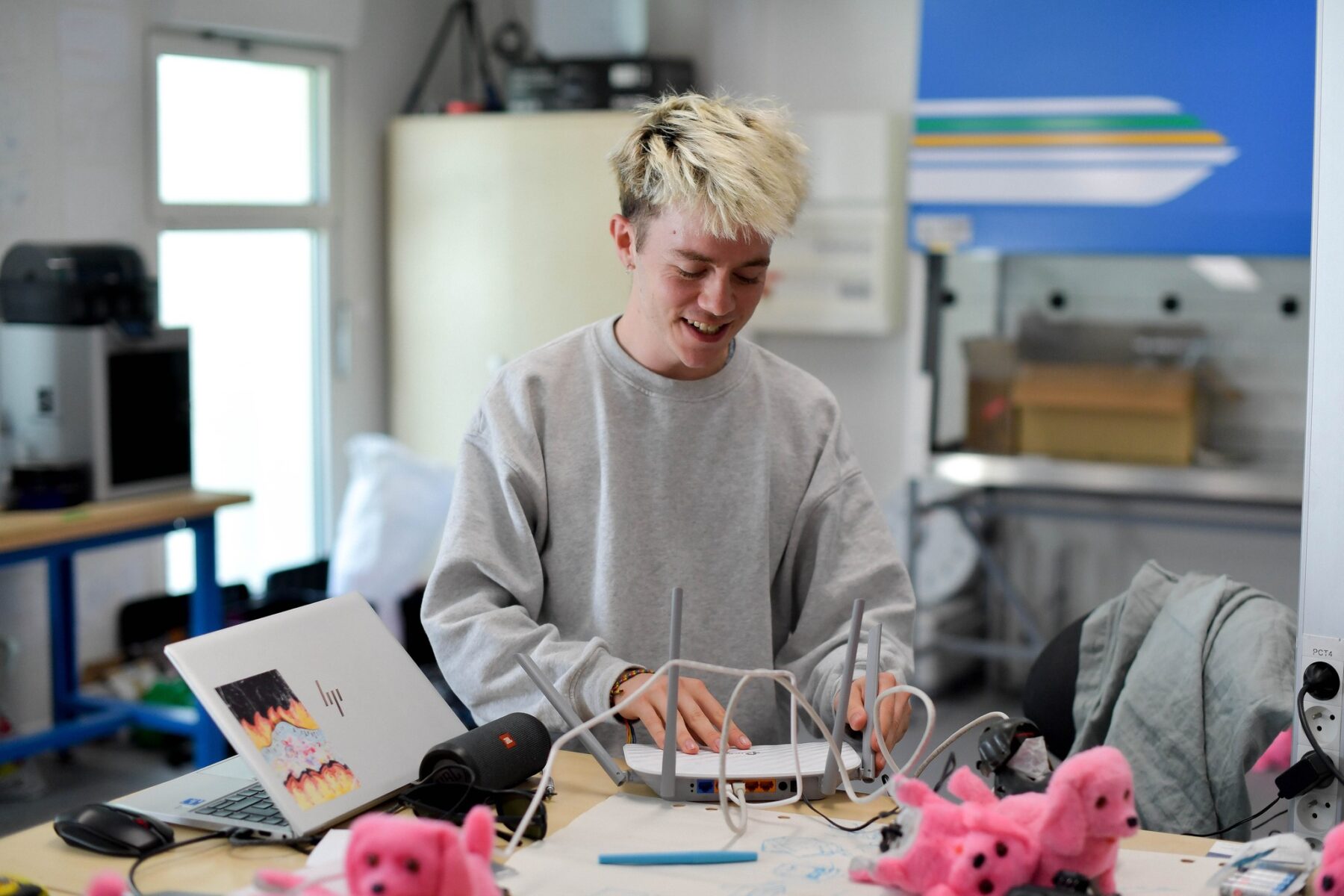 Useful Fictions •4 – Faire corps ; corps empêché, corps augmenté, corps social - Useful Fictions