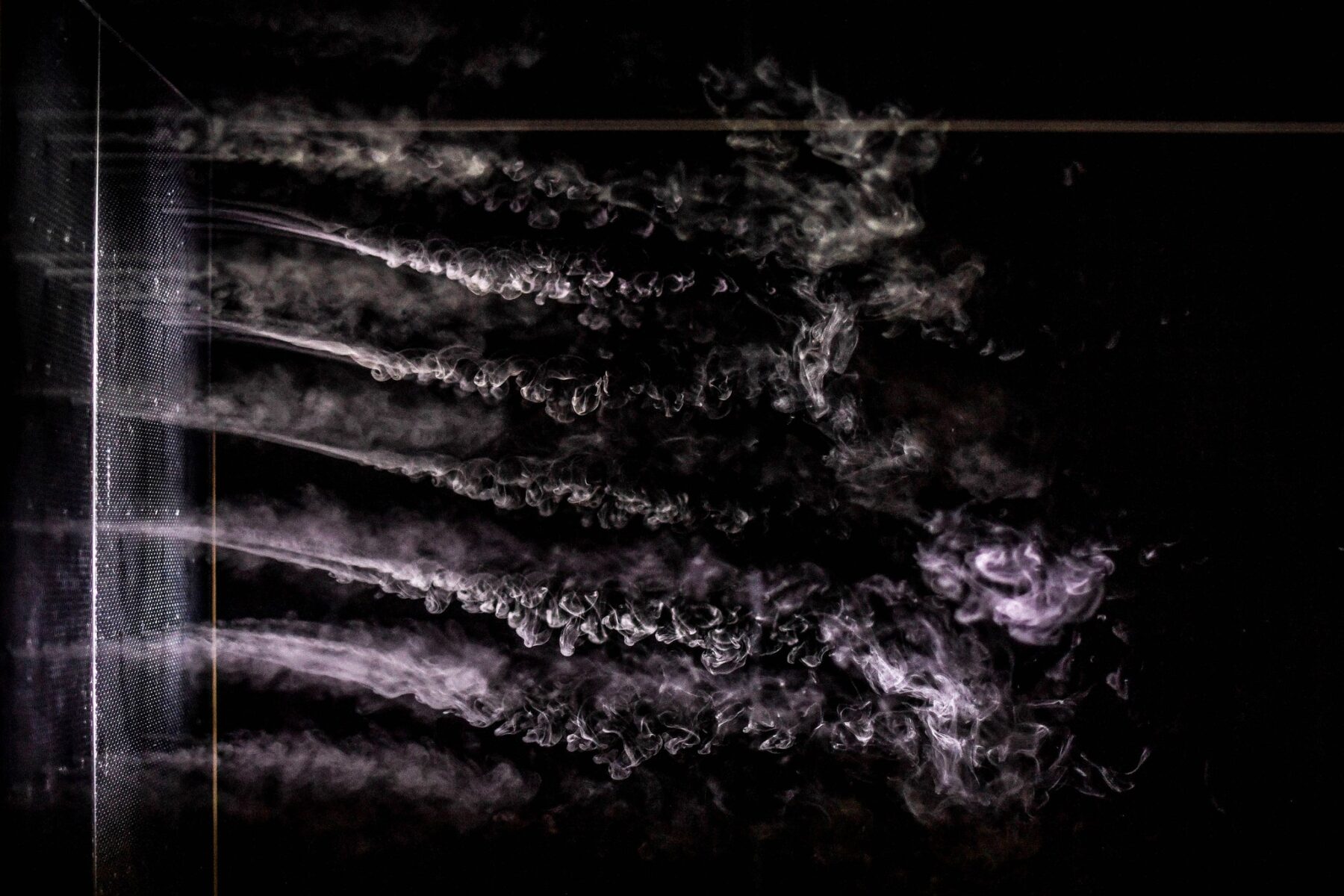 Et mainte page blanche entre ses mains froissée - Useful Fictions