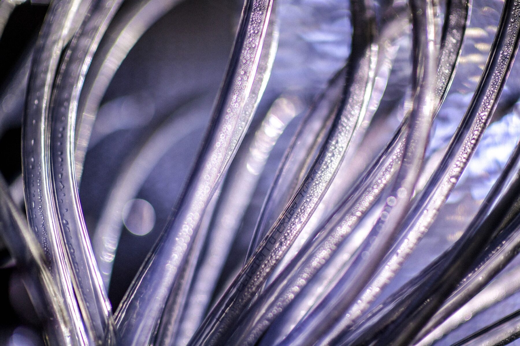 Et mainte page blanche entre ses mains froissée - Useful Fictions