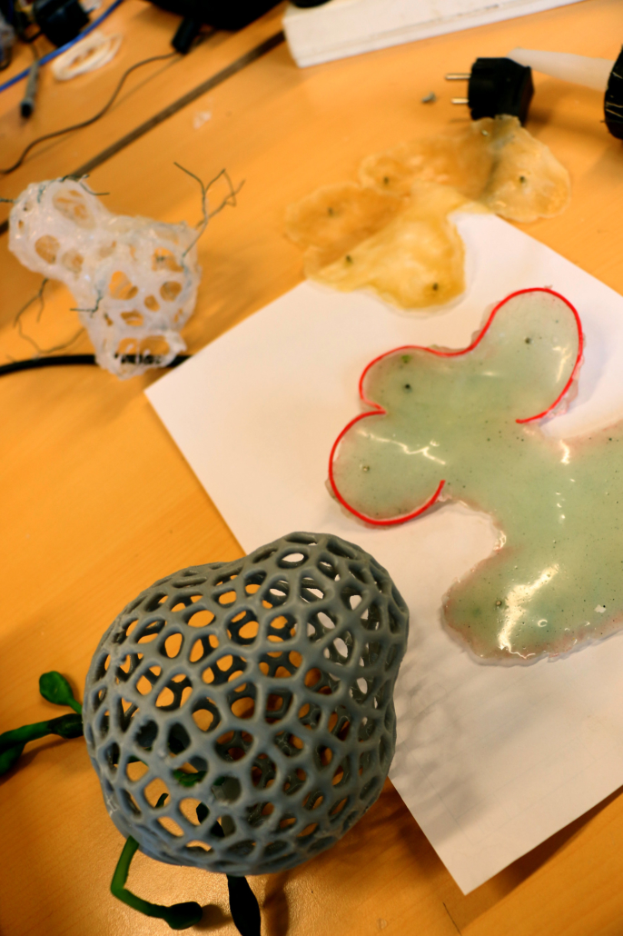 Useful Fictions • 2 : Prendre racine  Poitiers | 4-11.07.2021 - Useful Fictions