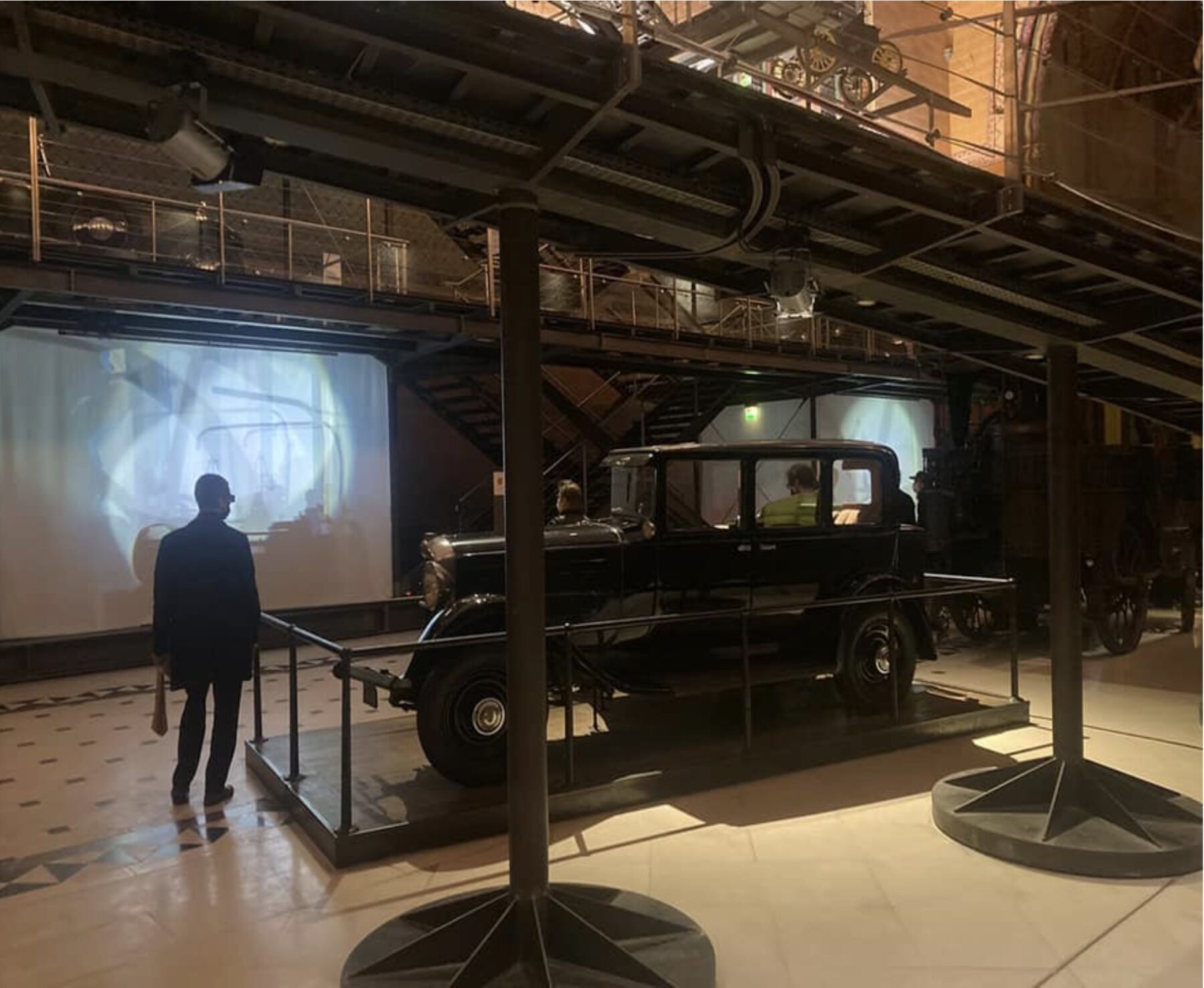 Décalage vers le rouge – Devenir Machine - Useful Fictions