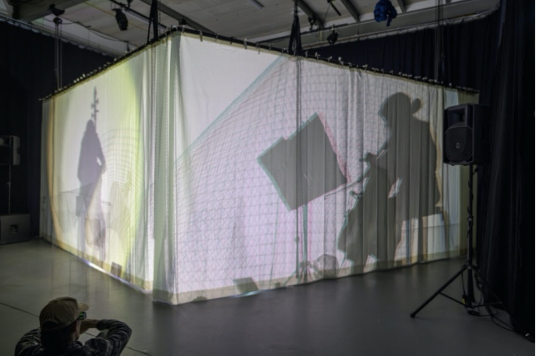 Décalage vers le rouge – Devenir sol, plante, animal (2020) et Décalage vers le rouge – Origine Temps-Espace (2024) - Useful Fictions