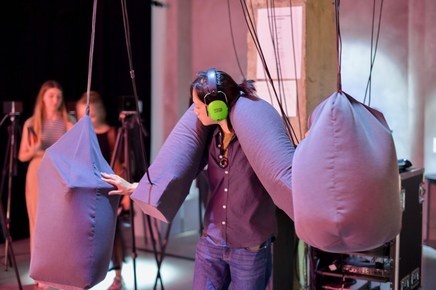 Useful Fictions •4 – Faire corps ; corps empêché, corps augmenté, corps social - Useful Fictions