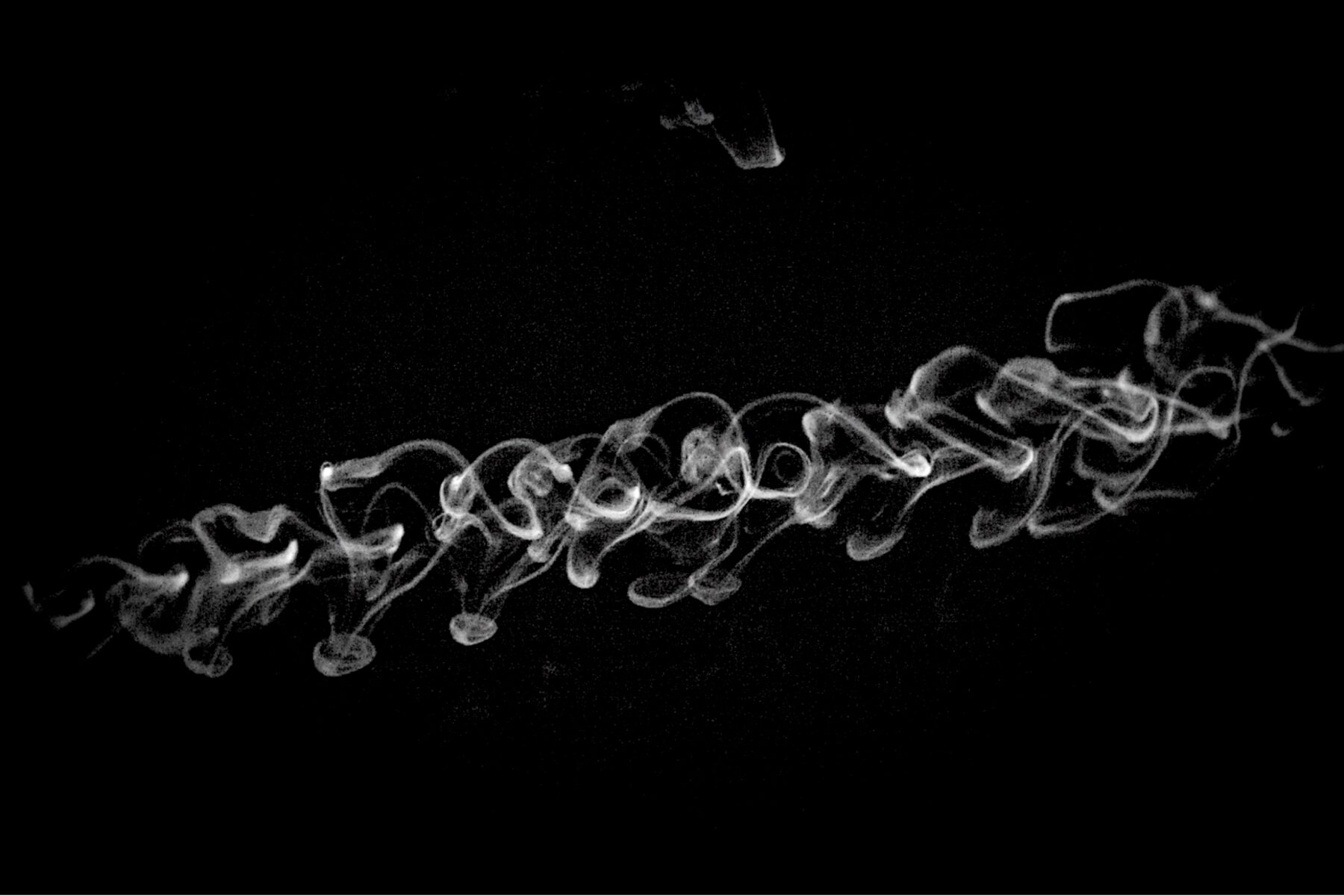 Et mainte page blanche entre ses mains froissée - Useful Fictions